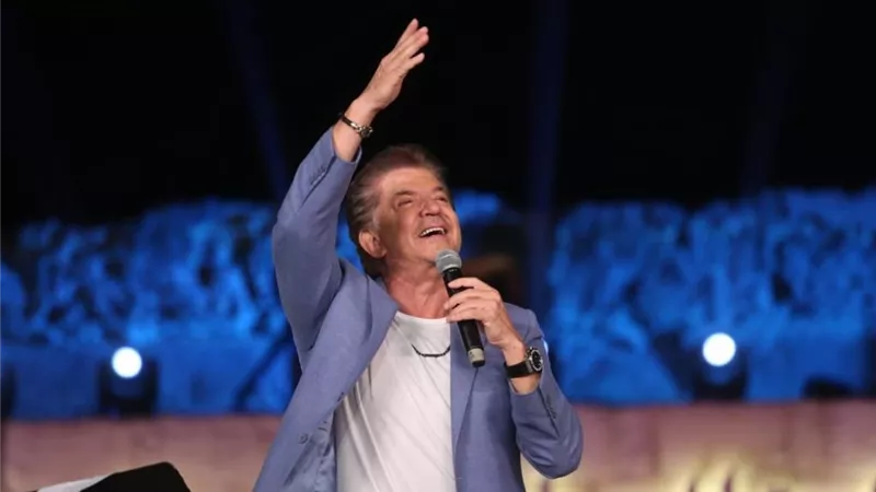 وليد توفيق: سعيد بنجاح أغنية أصحاب السعادة وهذا ما يجعلني مميزًا
