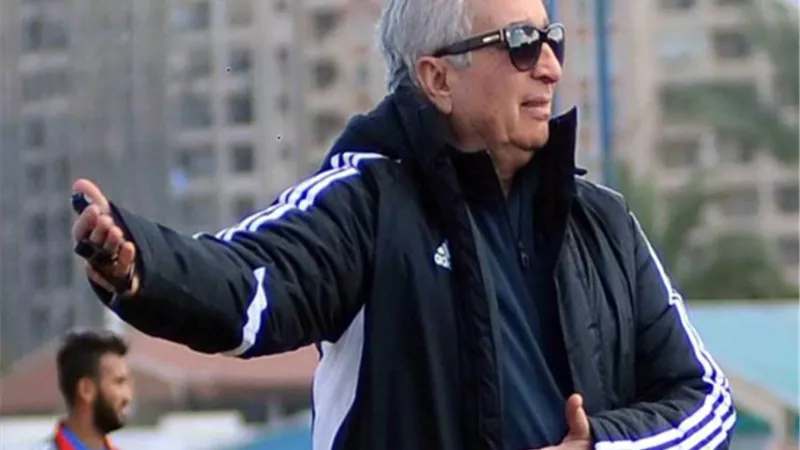طولان يقترب من تدريب فاركو
