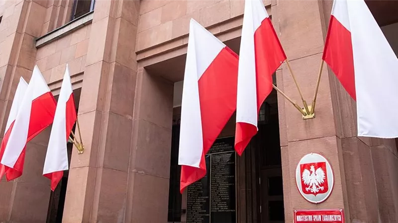 بولندا تعرب عن تضامنها مع أوكرانيا عقب الهجمات الروسية الأخيرة