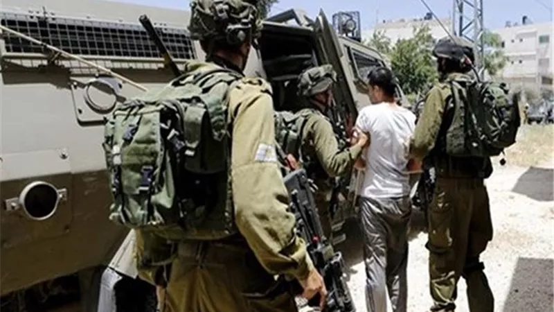 الاحتلال يعتقل 19 فلسطينيا بالضفة الغربية