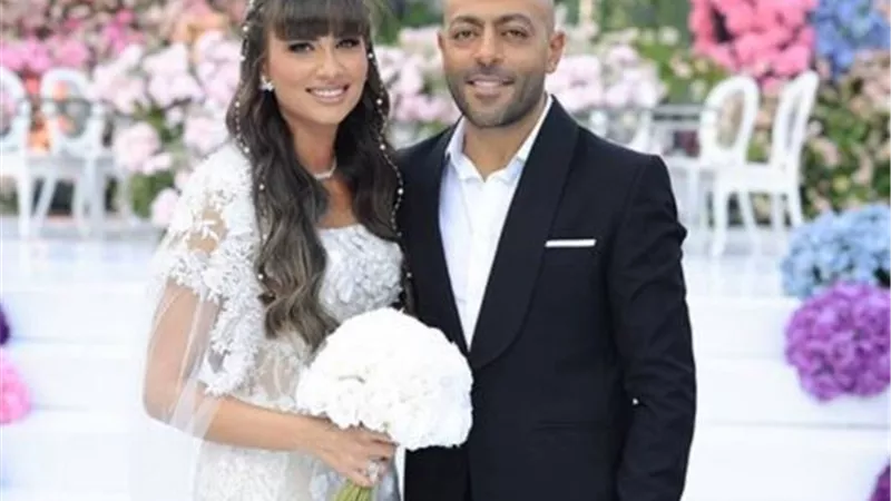برفقة زوجته .. تامر عاشور يحتفل بعيد ميلاده