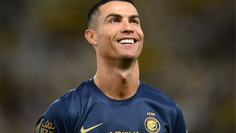 التعاون ضد النصر ..شاهد لحظة تلقي رونالدو الكرت الأصفر