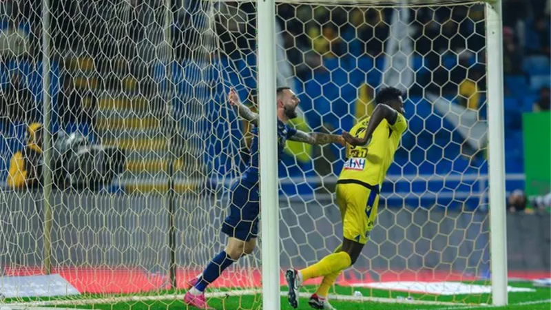 التعاون ضد النصر ..شاهد رأسية لابورت تعلن تقدم النصر في المباراة
