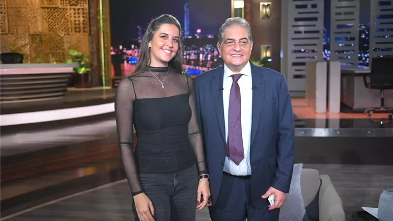 أسامة كمال يستضيف فرح الديباني وهشام الجخ في حلقة رأس السنة على dmc