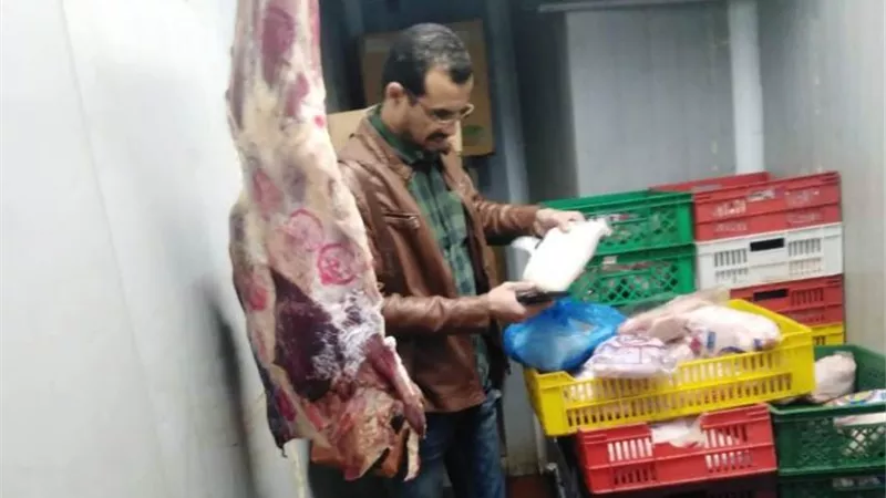 محافظ أسوان : الضرب بيد من حديد لموجهة إحتكار السلع