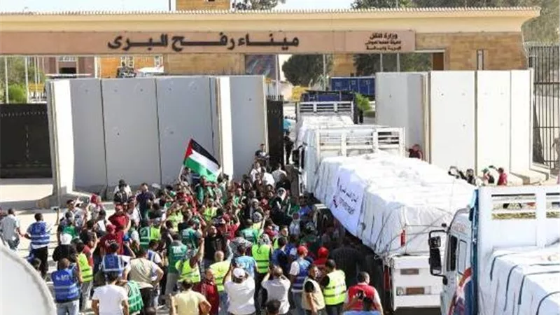 تفاصيل دخول 50 شاحنة مساعدات لغزة عبر معبر رفح