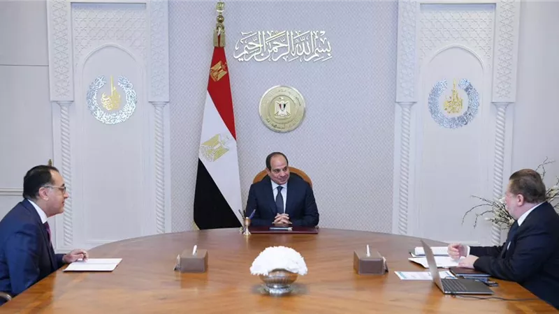 الموقع الرئاسي ينشر فيديو متابعة الرئيس لمؤشرات الوضع الاقتصادي العالمي والمصري وأداء القطاع المصرفي