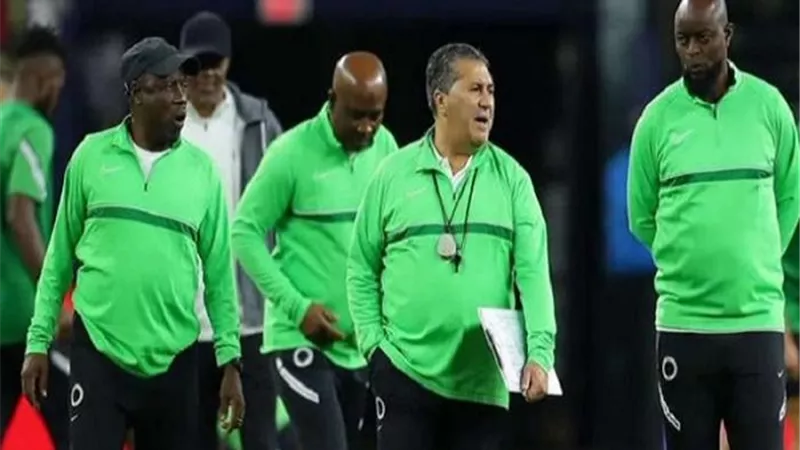 اول رد من مدرب منتخب نيجيريا على أنباء تدريب الزمالك