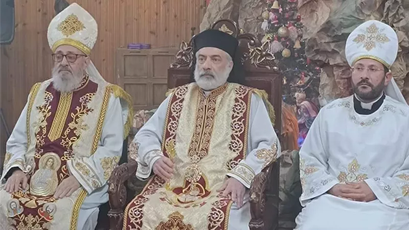 الأنبا باسيليوس يتراس قداس العام الجديد بكنيسه العائلة المقدسة