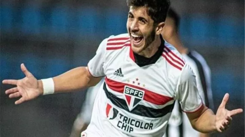 باريس سان جيرمان يتعاقد مع البرازيلي لوكاس بيرالدو