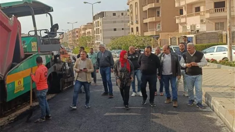 رئيس جهاز الشروق يتفقد أهم مشروعات الطرق الداخلية فى المدينة صور