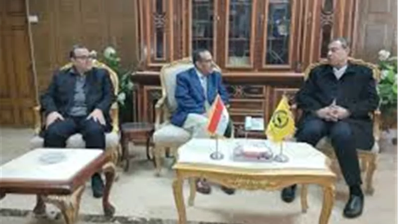 محافظ شمال سيناء يستقبل السفير الفلسطيني خلال زيارته الي العريش