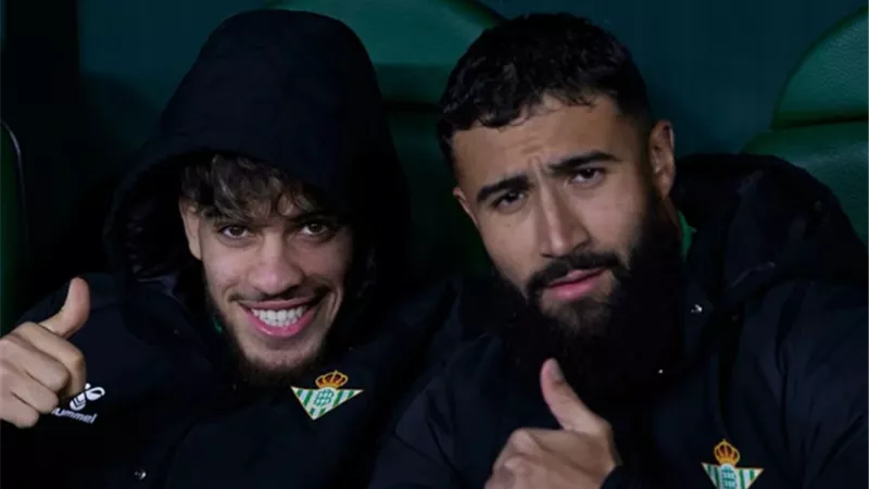 ريال بيتيس يفشل في إبقاء الزلزولي ورياض