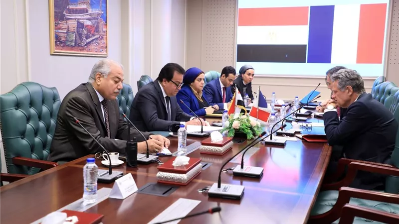 وزير الصحة يبحث التعاون مع مستشار الرئيس الفرنسي