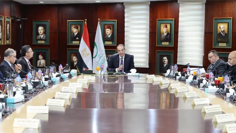 وزير الاتصالات يجتمع بمجلس إدارة الهيئة القومية للبريد