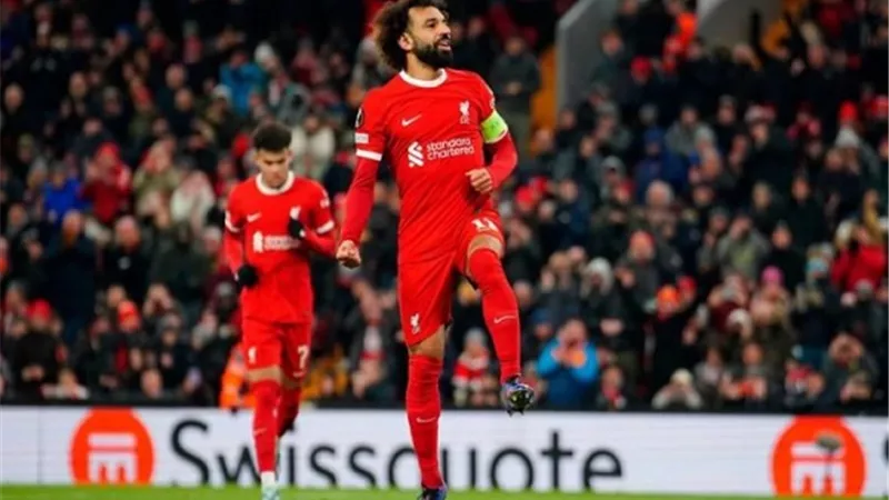 مالك نادي مانشستر يونايتد يتحرّك لإفساد خطة ليفربول مع صلاح