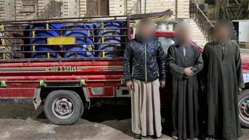 براميل للتخزين.. الداخلية تضبط 4 أشخاص بأكثر من 3 طن سولار