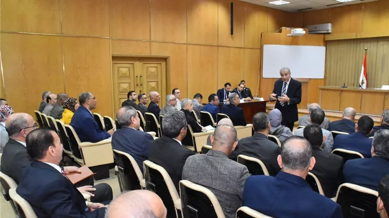 التموين: متابعة ضوابط تداول السلع الاستراتيجية المحددة بقرار رئيس الوزراء