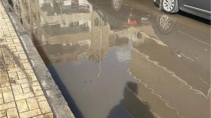 إصلاح كسر ماسورة مياه نفق جمال عبد الناصر بالإسماعيلية