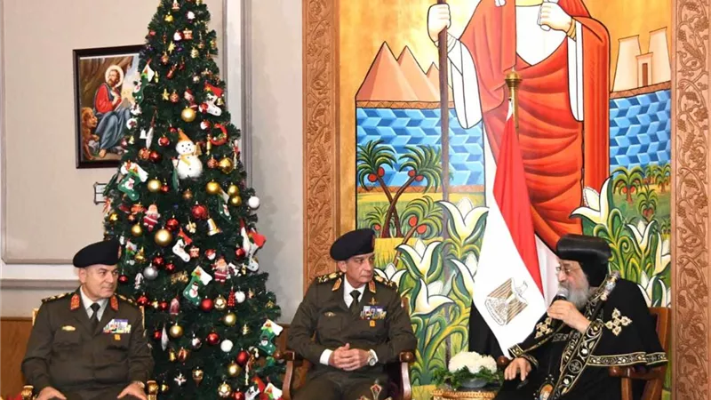 وزير الدفاع يهنئ البابا تواضروس الثانى بمناسبة عيد الميلاد المجيد