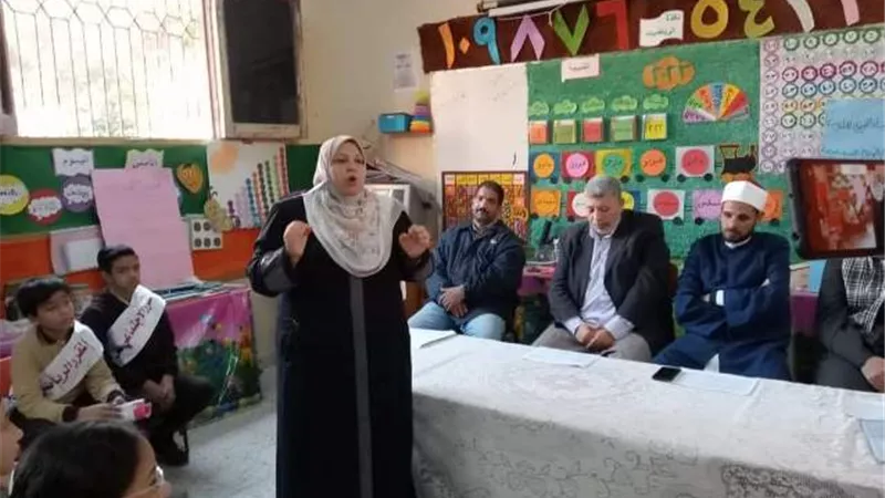 ندوة عن أهمية القيم في بناء الإنسان بمدرسة اللمطي بالمنيا