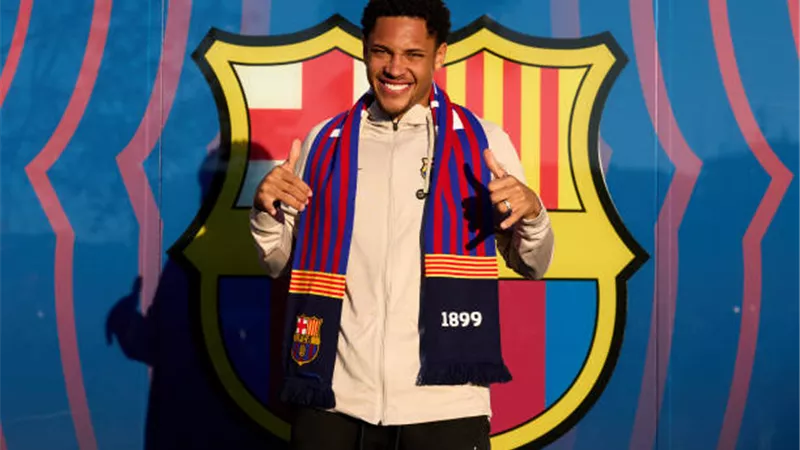 برشلونة يقدم البرازيلي فيتور روكي للجماهير.. غدًا
