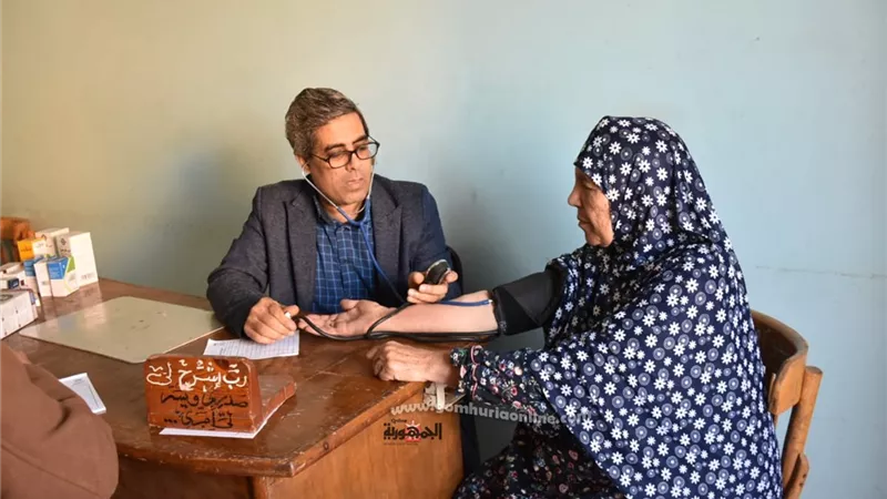 جامعة السادات تدشن قافلة طبية ومشروع بيئى تنموى بقرية