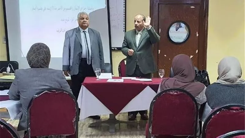 وكيل تعليم الأقصر يلتقى مديرى العموم والإدارات والموجهين