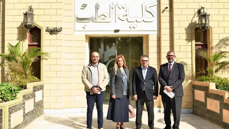 مستشار محافظ البنك المركزي يتفقد مستشفى الأورام بجامعة عين شمس