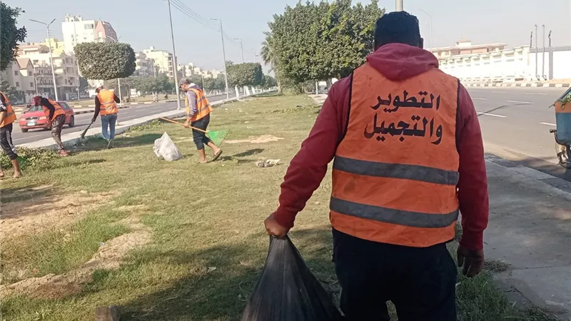 استمرار أعمال تطوير وتجميل مسطحات وميادين الإسماعيلية