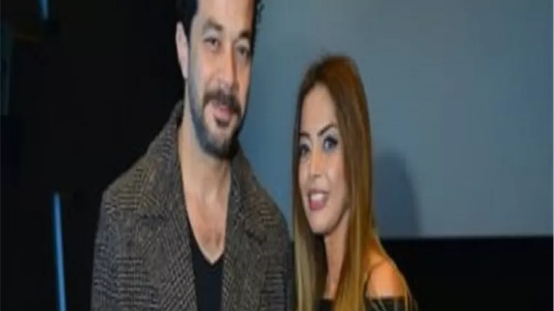 شريف سلامة وداليا مصطفى يهنئان إسعاد يونس على 