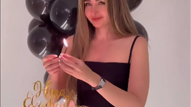 هنا الزاهد تحتفل بعيد ميلادها