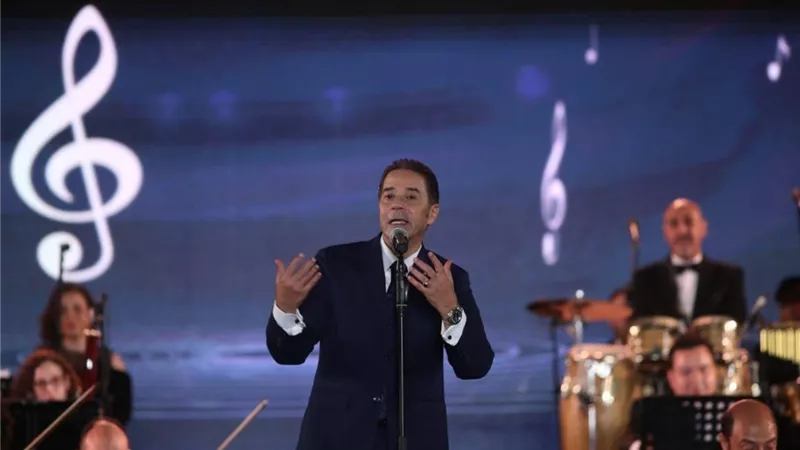 مدحت صالح والاساتذة على المسرح الكبير