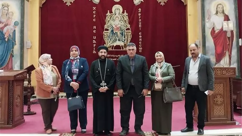 قيادات تعليم الشروق تزور كنيسة العذراء للتهنئة بعيد الميلاد.. صور