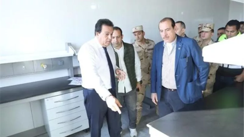 وزير الصحة يتفقد مشروع إنشاء مجمع المعامل المركزية بمدينة بدر