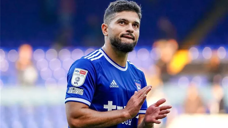 سام مرسي يحصد جائزة لاعب الشهر في إيبسويتش تاون