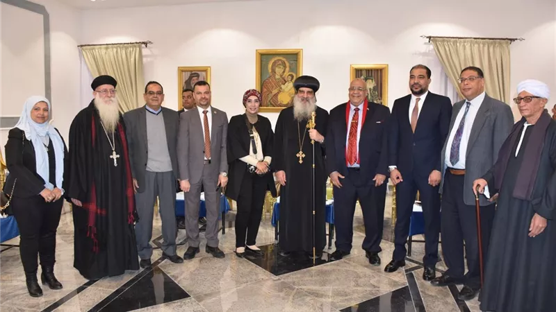 رئيس جامعة الأقصر يزور الكنائس للتهنئة بعيد الميلاد المجيد