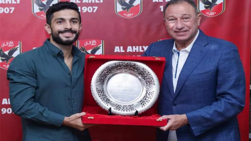 الخطيب الأب الروحي .. شاهد رسالة أيمن أشرف الي كولر