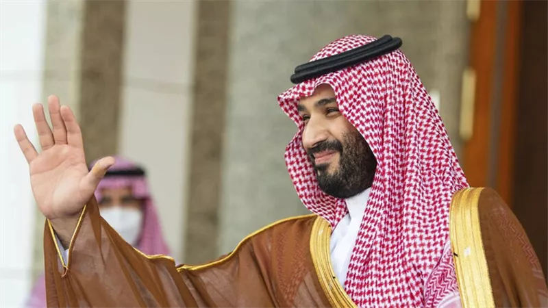 ولي العهد السعودي يستقبل رئيس وأعضاء لجنة الاستخبارات في مجلس الشيوخ الأمريكي
