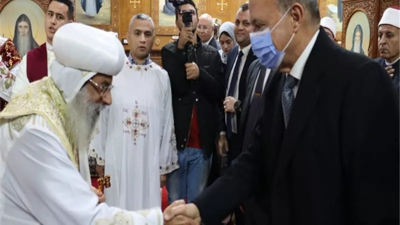 محافظ القليوبيةيشهد قداس عيد الميلاد المجيد بكنيسة السيدة العذراء