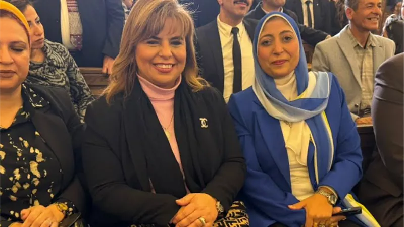 عمال العاصمة الادارية يشارك احتفال عيد الميلاد بالكاتدرائية