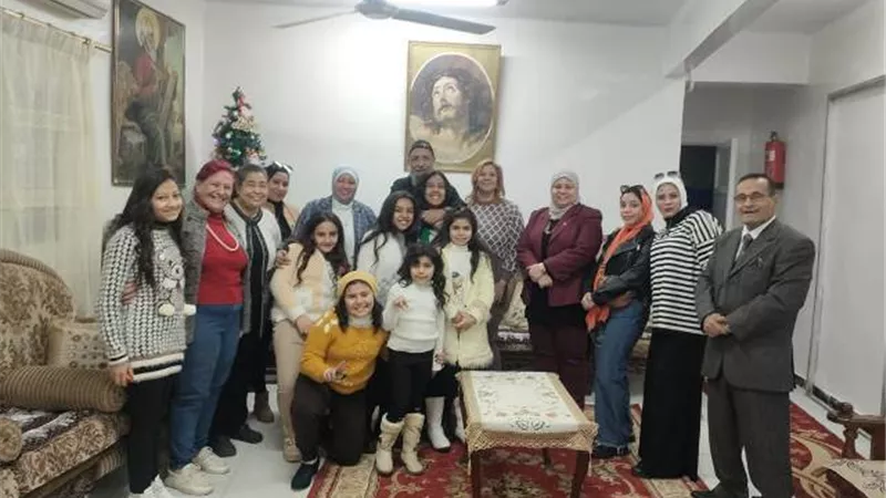 الشعب الجمهورى بقنا يهنئ الأخوة المسيحيين بعيد الميلاد