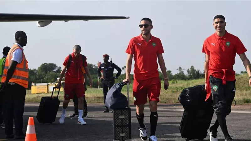 بعثة منتخب المغرب تصل كوت ديفوار