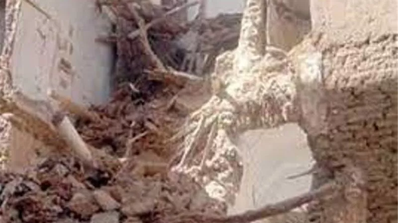 لفظ أنفاسه أثناء التنقيب عن الآثار.. وأصدقاؤه ألقوا به الشارع