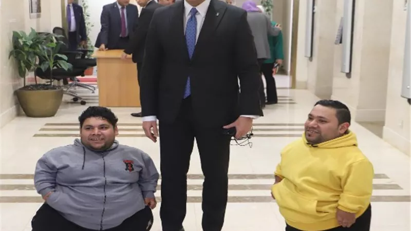 استجابه فورية من وزير العمل لطلب مواطن من ذوي الهمم بتوفير فرصة عمل له