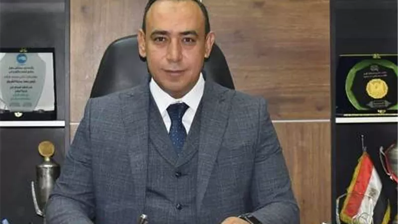 رئيس جهاز الشروق يعلن بشرى سارة للمشتركين فى المياه بالمدينة صور