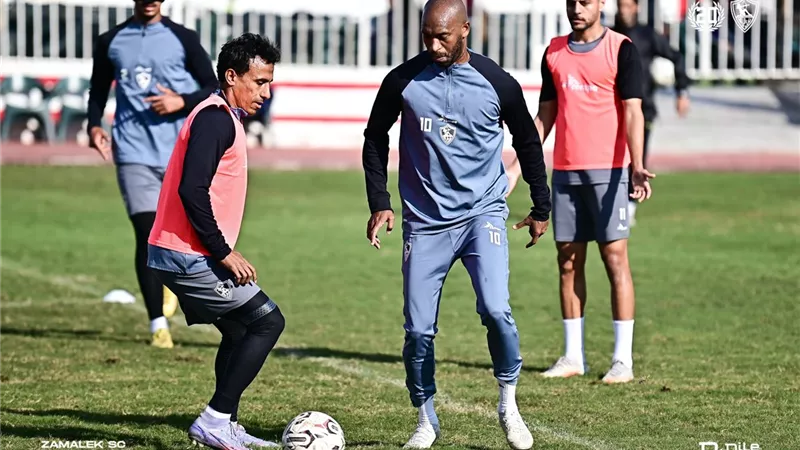 تطورات جديدة بشأن أزمة إيقاف القيد في الزمالك.. شوبير يكشف