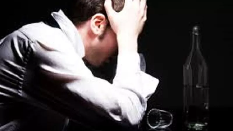 وصف الهلوسة التي يراها ويسمعها المدمنون على الكحول