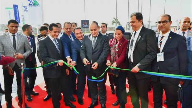 وزيرا البيئة والتجارة يفتتحان فعاليات الدورة الجديدة لمعرض Plaste
