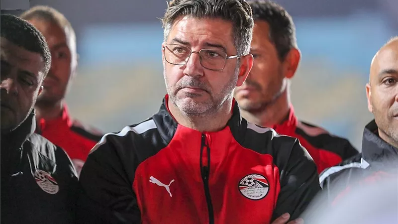 رد فيتوريا علي تجنيس لاعبي منتخب مصر